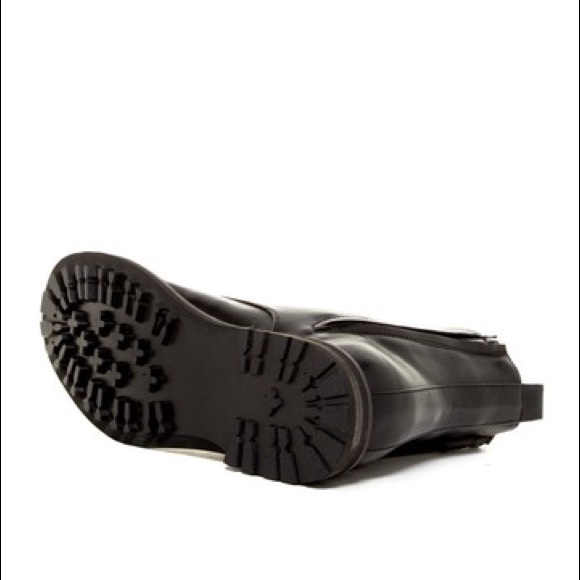 🔥Robert Wayne – Thatcher Lace-Up Boot
BLACK NWT - Picture 4 of 8